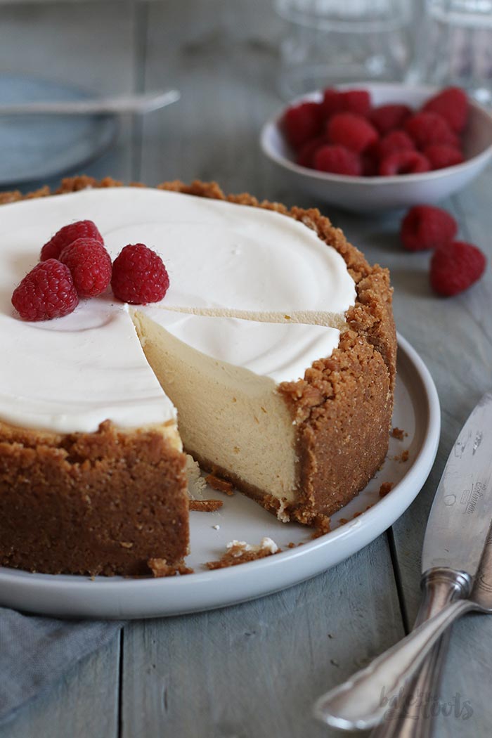 Rustic Cheesecake with Sour Cream Topping