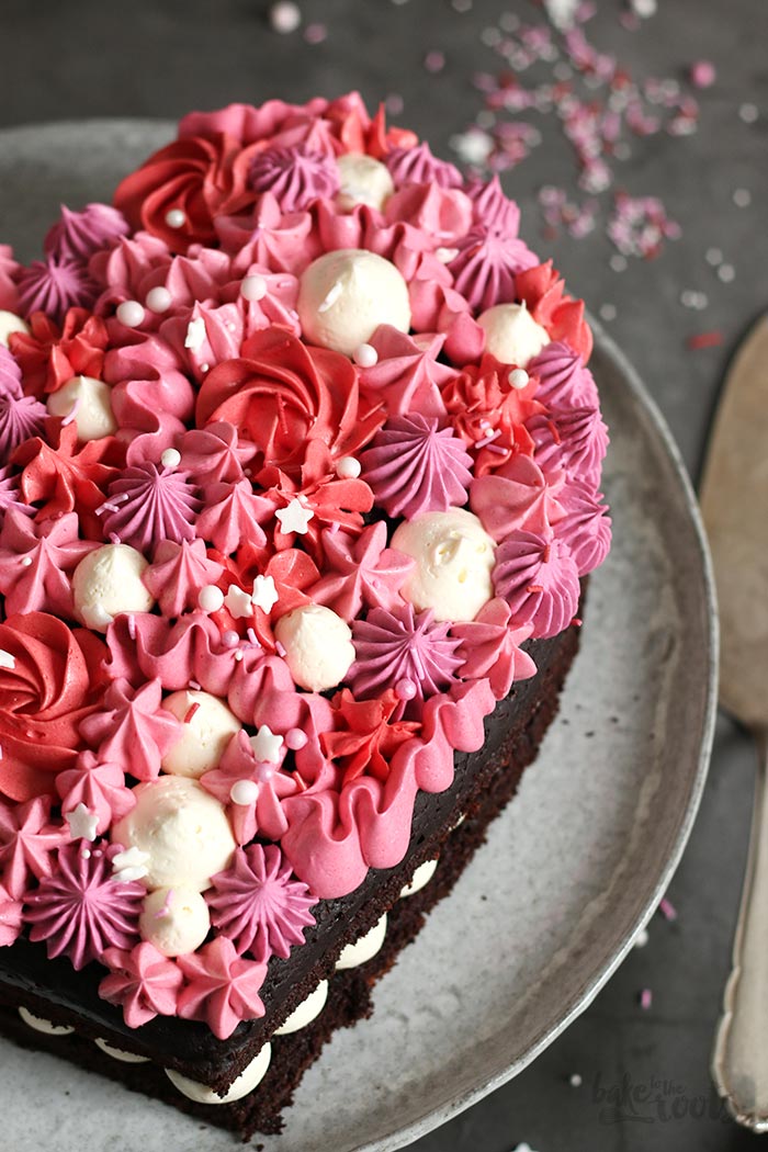 Valentine's Chocolate Heart Cake | Bake to the roots