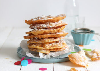 Schweizer Fasnachtsküchle | Bake to the roots