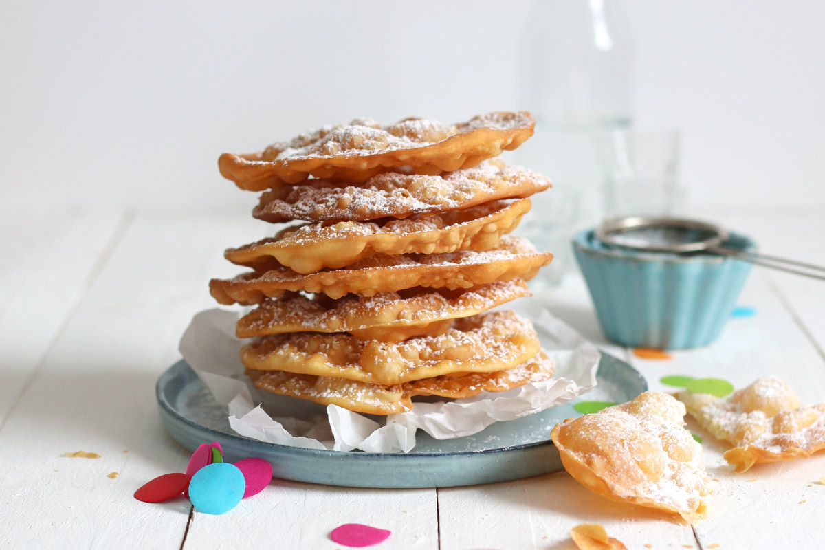 Schweizer Fasnachtsküchle | Bake to the roots