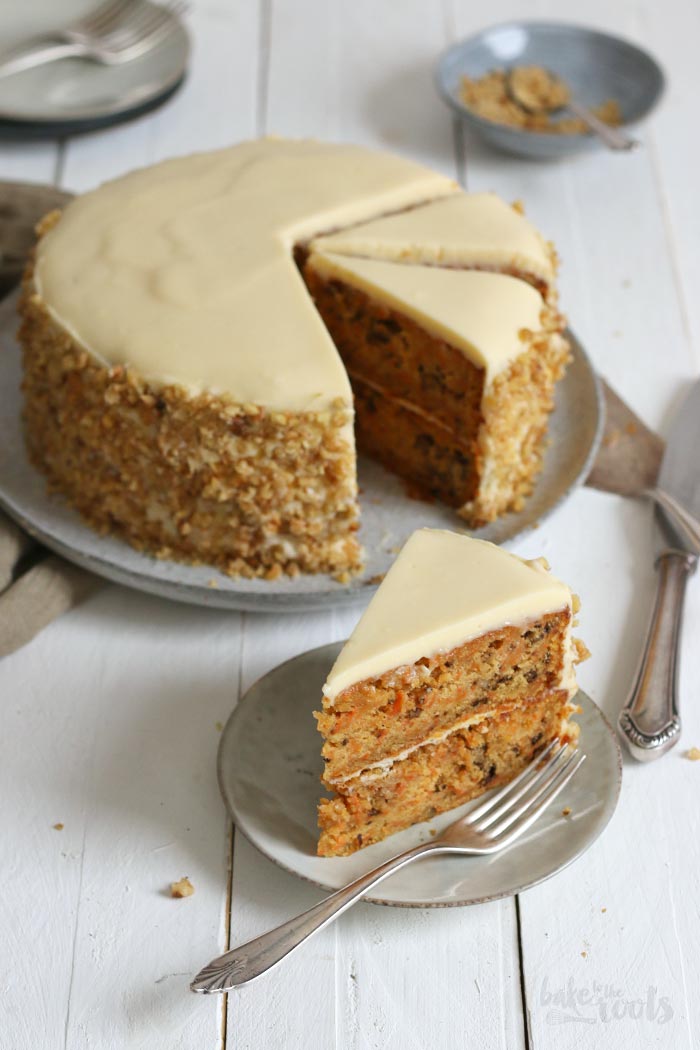 Classic Carrot Cake | Bake to the roots