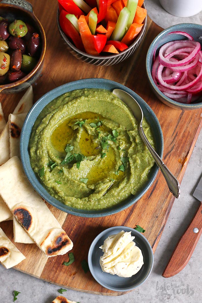 Vegan Lentil Dip with Flatbread (Naan) | Bake to the roots