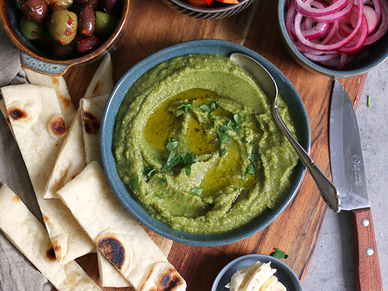 Vegan Lentil Dip with Flatbread (Naan) | Bake to the roots