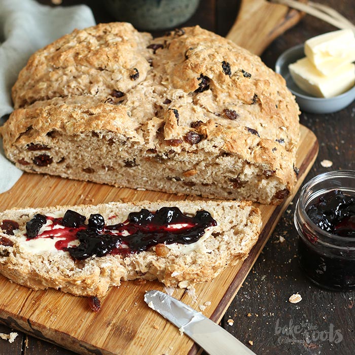 Irisches Soda Bread mit Rosinen und Cranberries | Bake to the roots