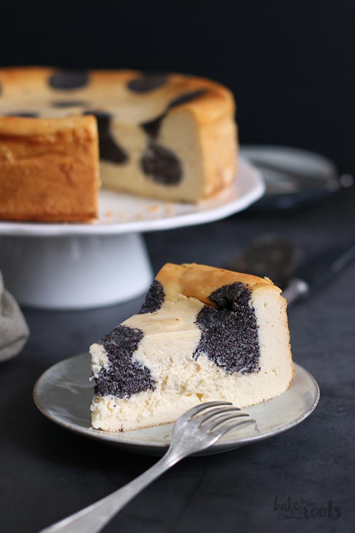 Poppy Seed Cheesecake | Bake to the roots
