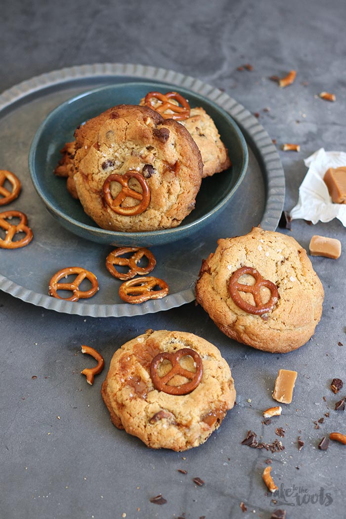 Salted Caramel Pretzel Chocolate Chip Cookies | Bake to the roots