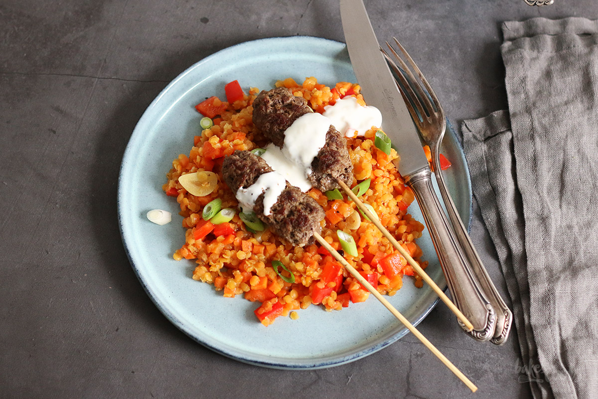 Lauwarmer Linsensalat mit Köfte | Bake to the roots