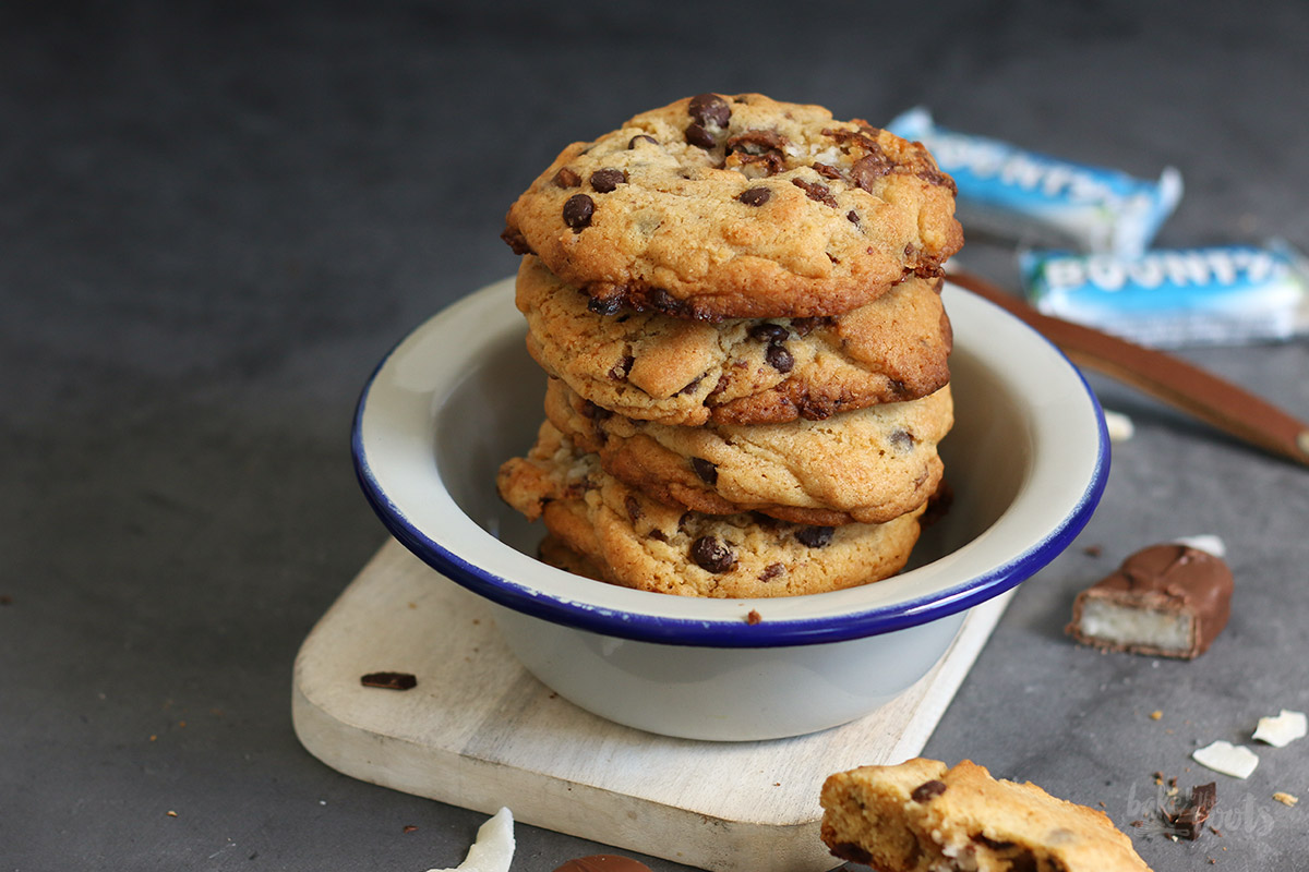 Bounty Chocolate Chip Cookies | Bake to the roots