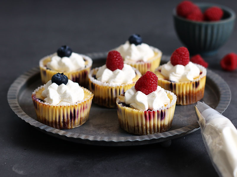 Mini Berries Cheesecakes | Bake to the roots
