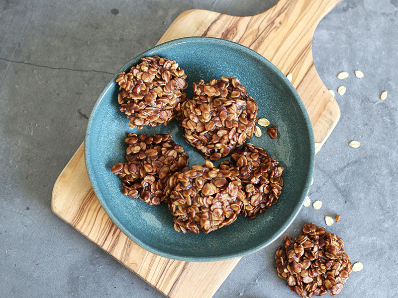 No-Bake Chocolate Oatmeal Cookies | Bake to the roots