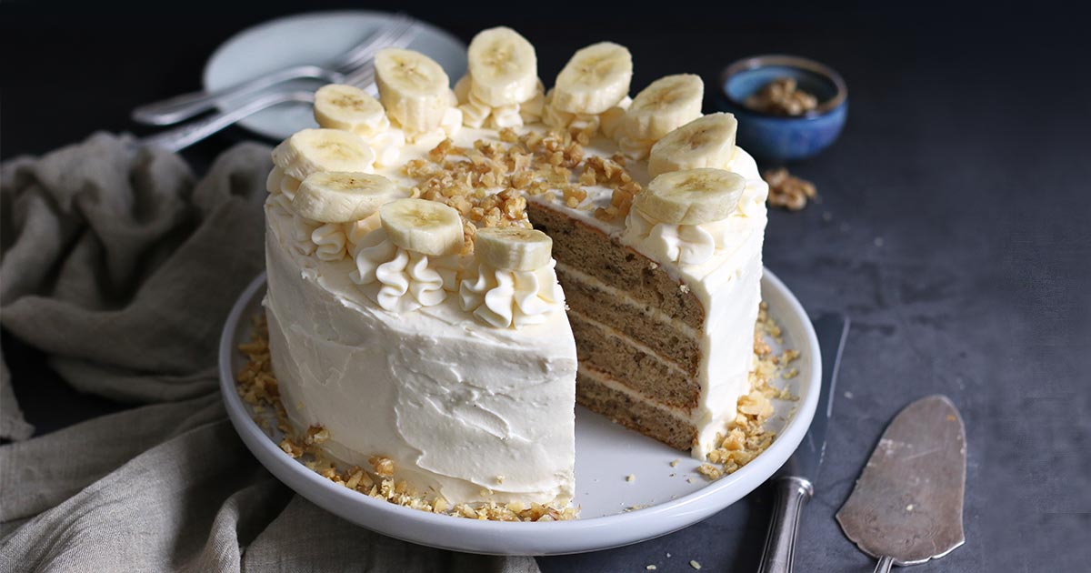 Bananentorte mit Frischkäse Frosting | Bake to the roots