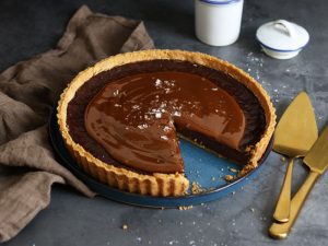 Oreo Salted Caramel Chocolate Tart | Bake to the roots