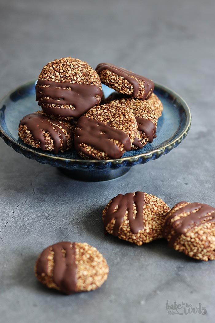 Chocolate Date Sesame Cookies | Bake to the roots