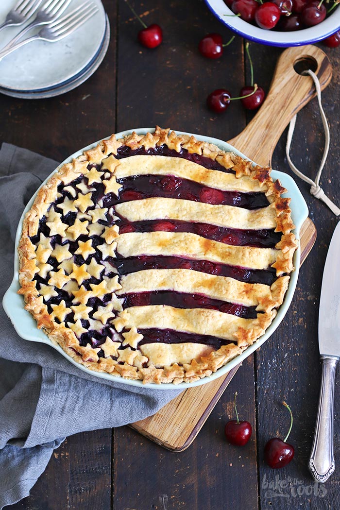 American Sour Cherry Blueberry Pie | Bake to the roots