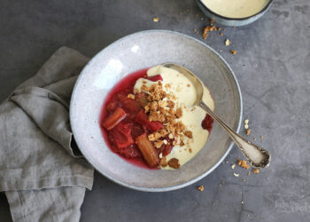 Rhubarb Compote with Vanilla Sauce and Streusel | Bake to the roots