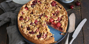 Kirsch Streuselkuchen | Bake to the roots