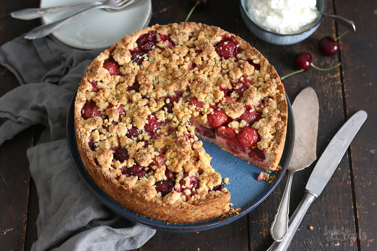 Kirsch Streuselkuchen | Bake to the roots