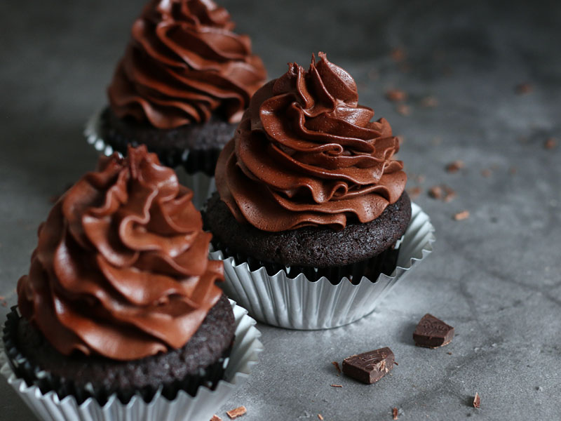 Chocoholic Cupcakes | Bake to the roots