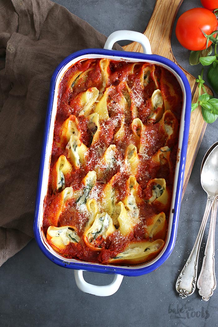 Spinach and Ricotta Stuffed Pasta Shells | Bake to the roots