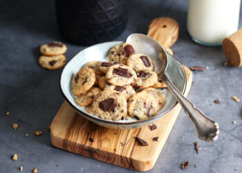 Cereal Browned Butter Chocolate Chip Cookies | Bake to the roots