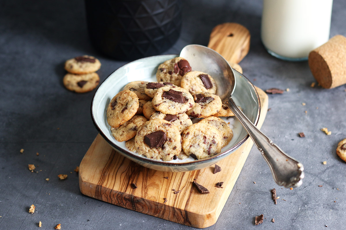 Cereal Browned Butter Chocolate Chip Cookies | Bake to the roots