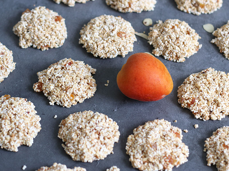 No-Bake Amaranth Apricot Almond White Chocolate Cookies | Bake to the roots