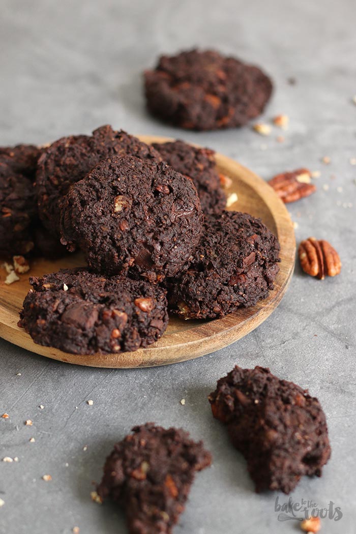 Avocado Pecan Chocolate Cookies | Bake to the roots
