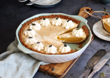 Pumpkin Cheesecake Pie | Bake to the roots