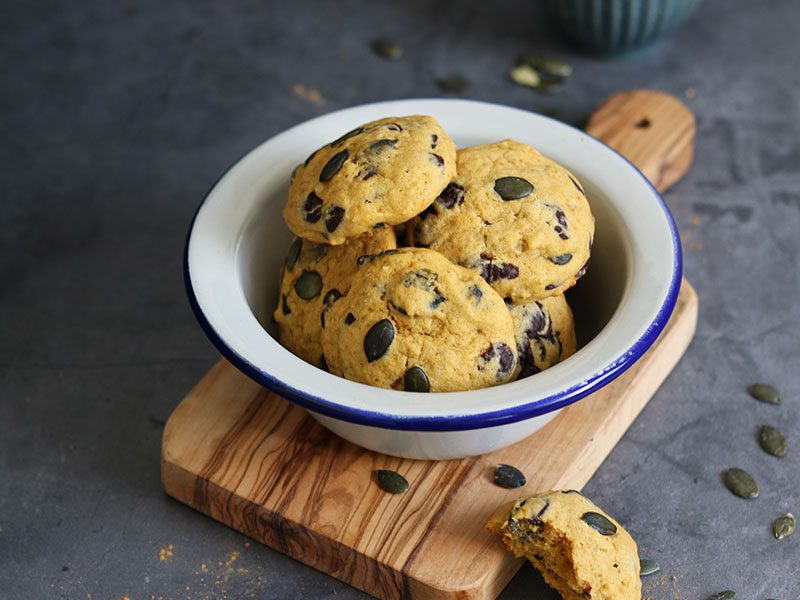 Pumpkin Chocolate Chip Cookies | Bake to the roots