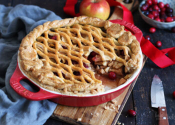 Apple Cranberry Pie | Bake to the roots