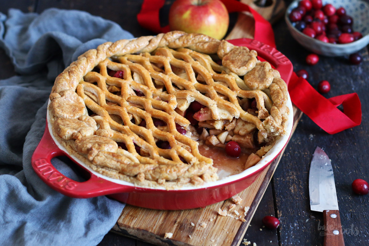 Apple Cranberry Pie | Bake to the roots