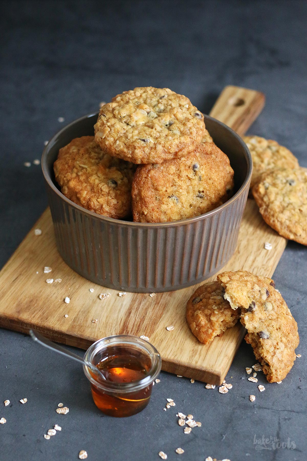 Honey Oatmeal Chocolate Chip Cookies | Bake to the roots
