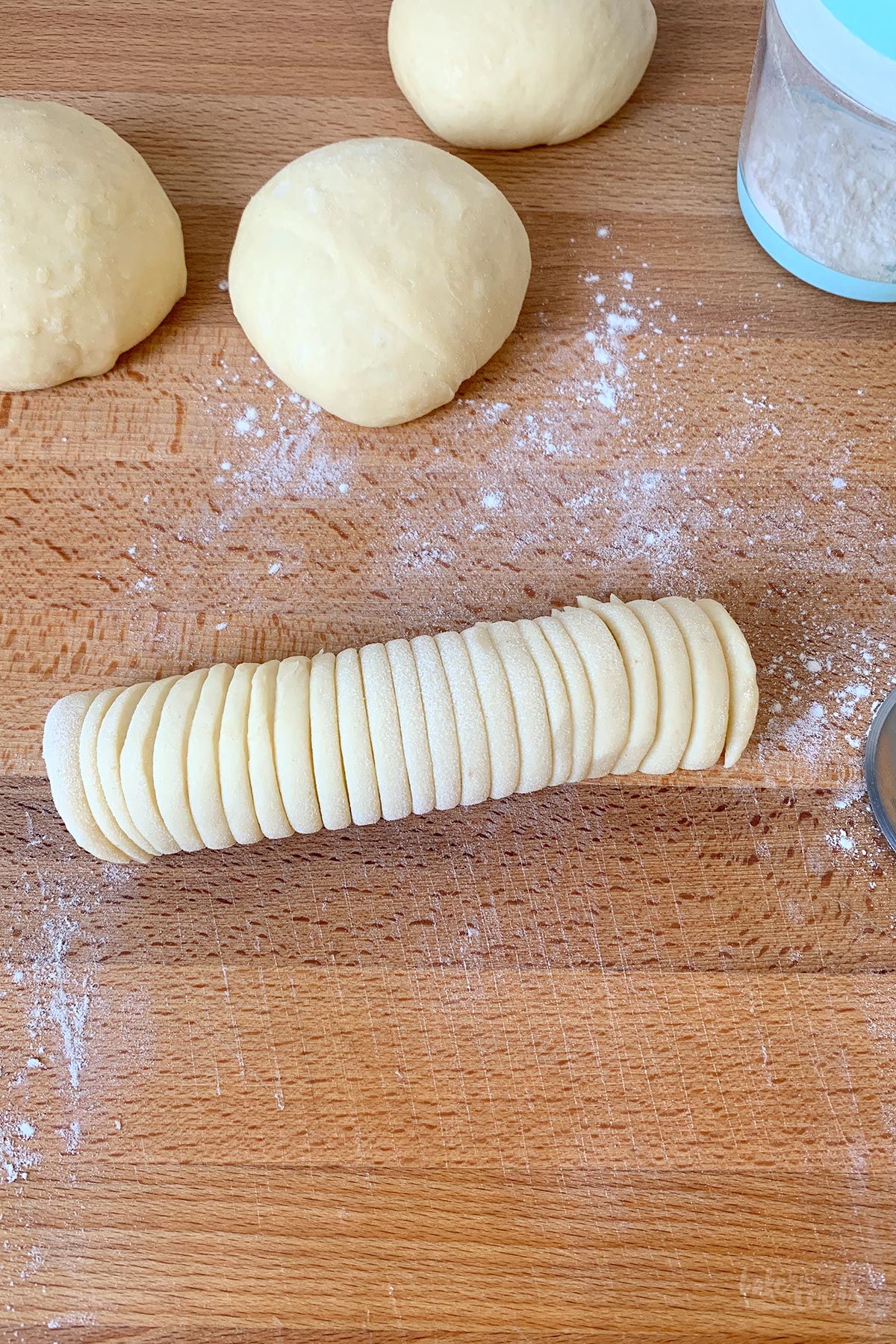 Haselnuss Wollknäuel Brot | Bake to the roots