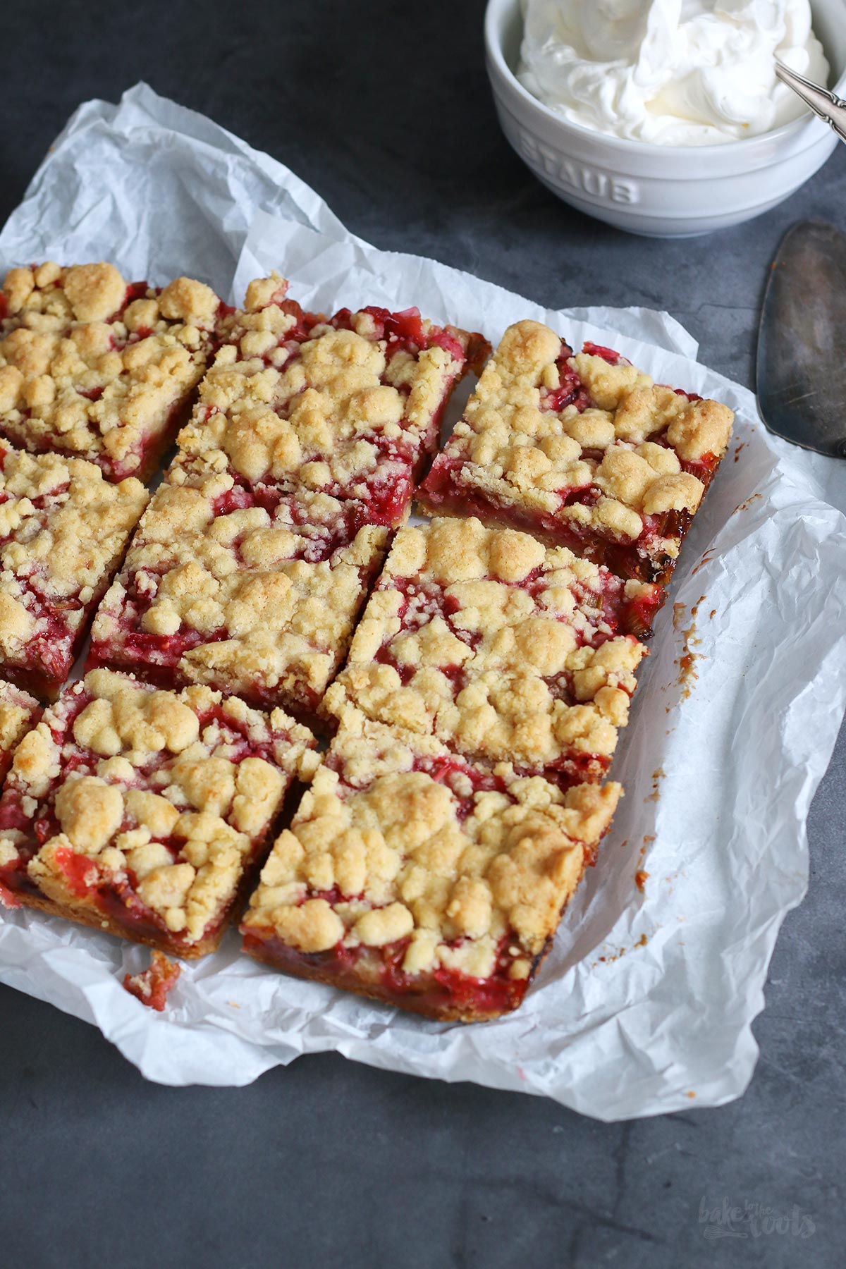 Rhabarber Streusel Shortbread Bars | Bake to the roots
