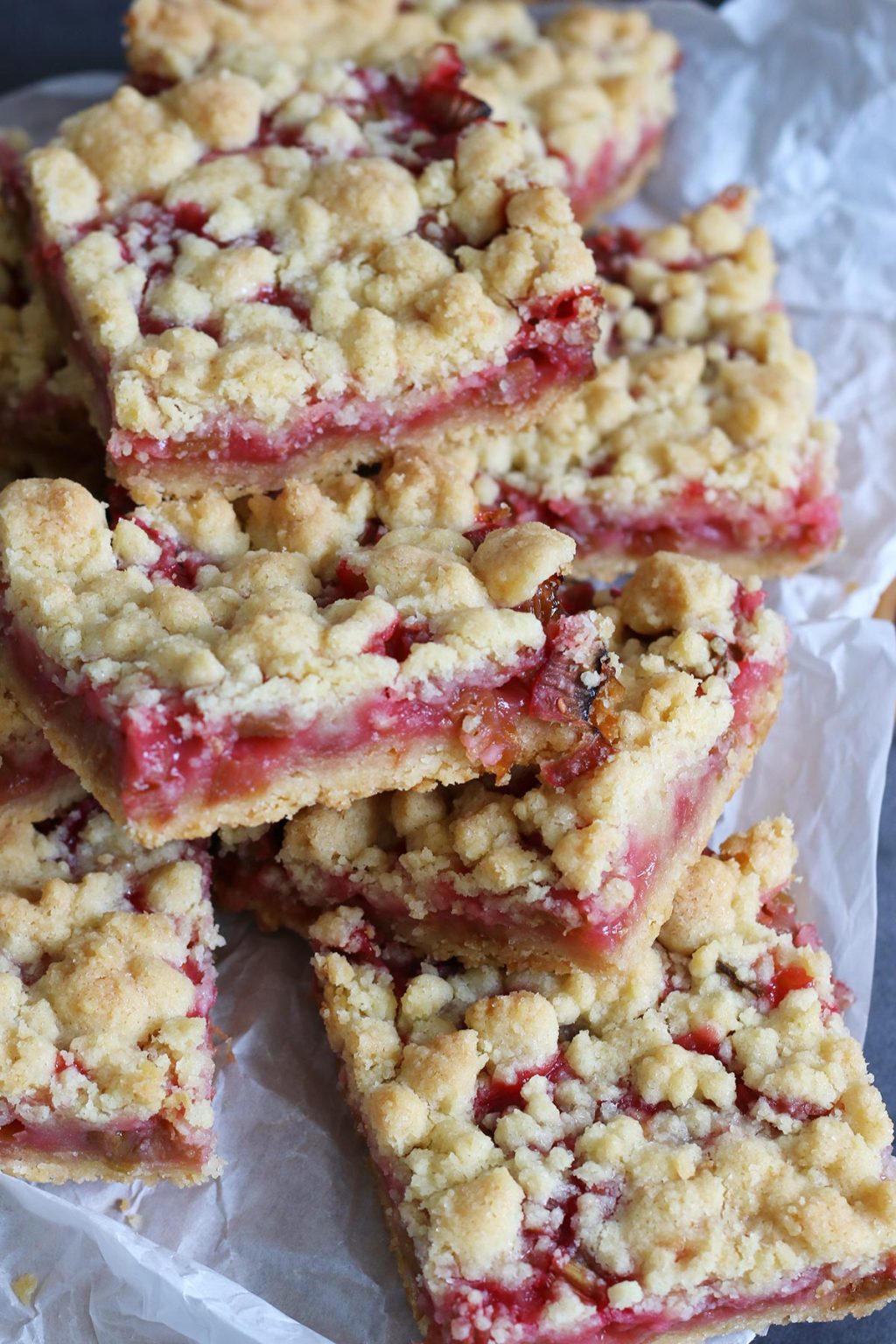 Rhubarb Shortbread Streusel Bars | Bake to the roots