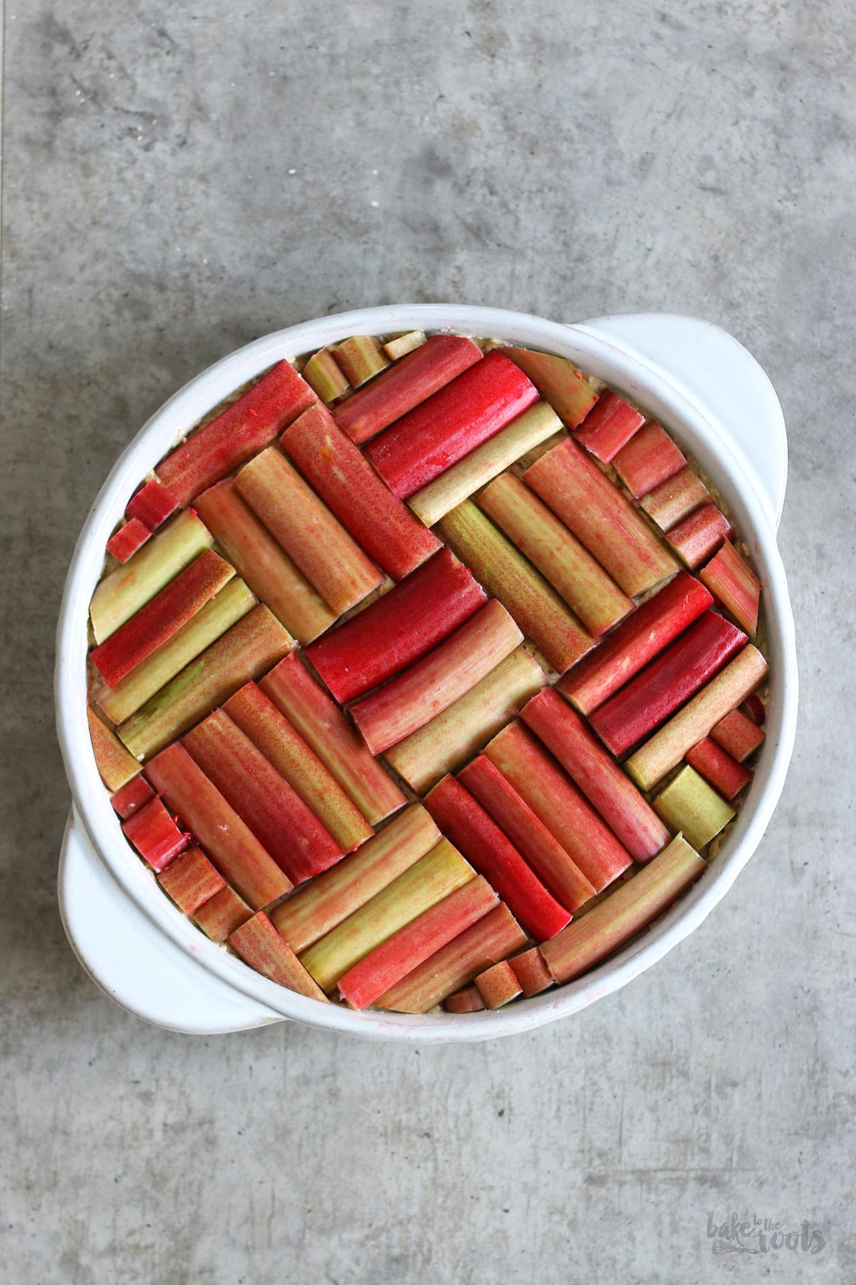 Einfacher Rhabarberkuchen (zuckerfrei) | Bake to the roots