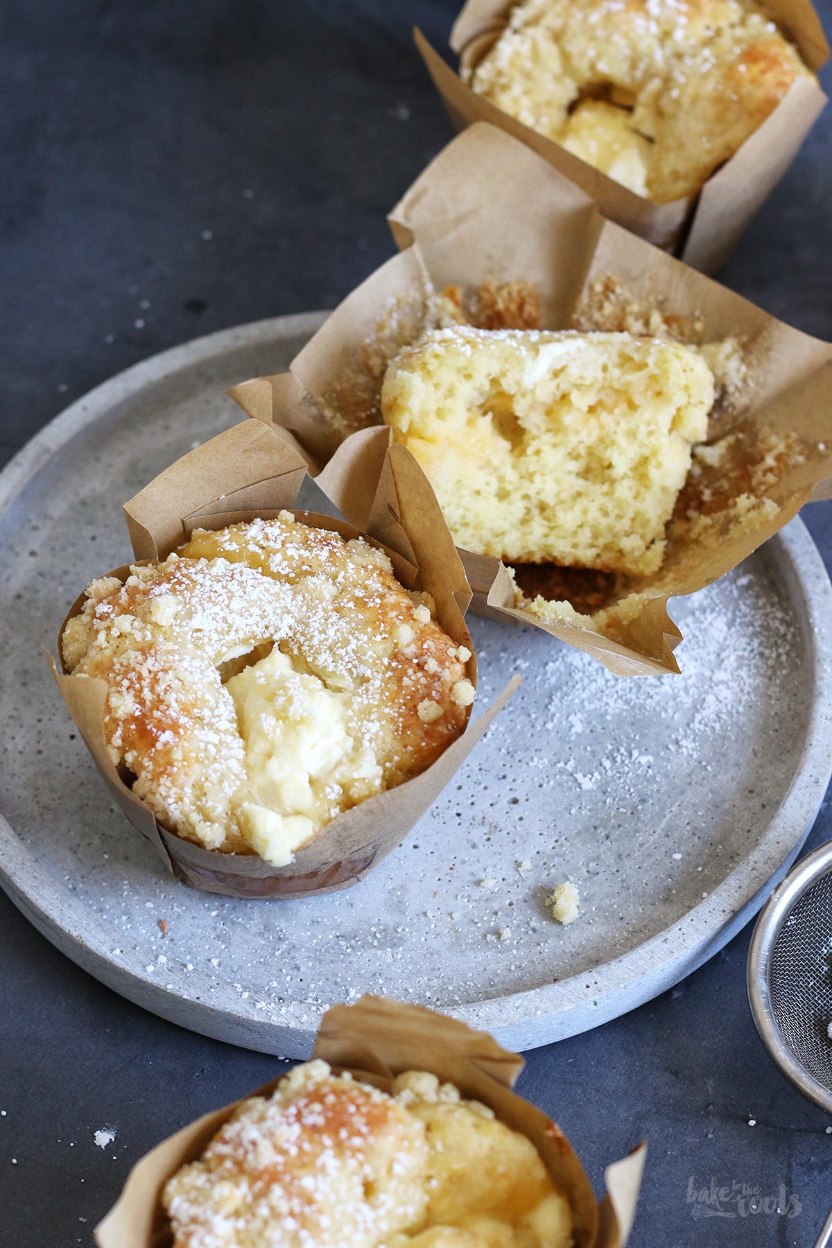 Lemon Curd Cheesecake Streusel Muffins | Bake to the roots