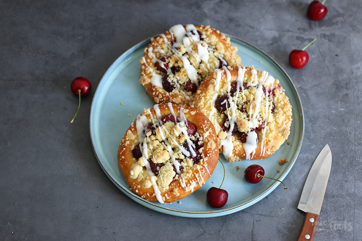 Kirsch Streusel Plunder (mit Quark-Öl-Teig) | Bake to the roots