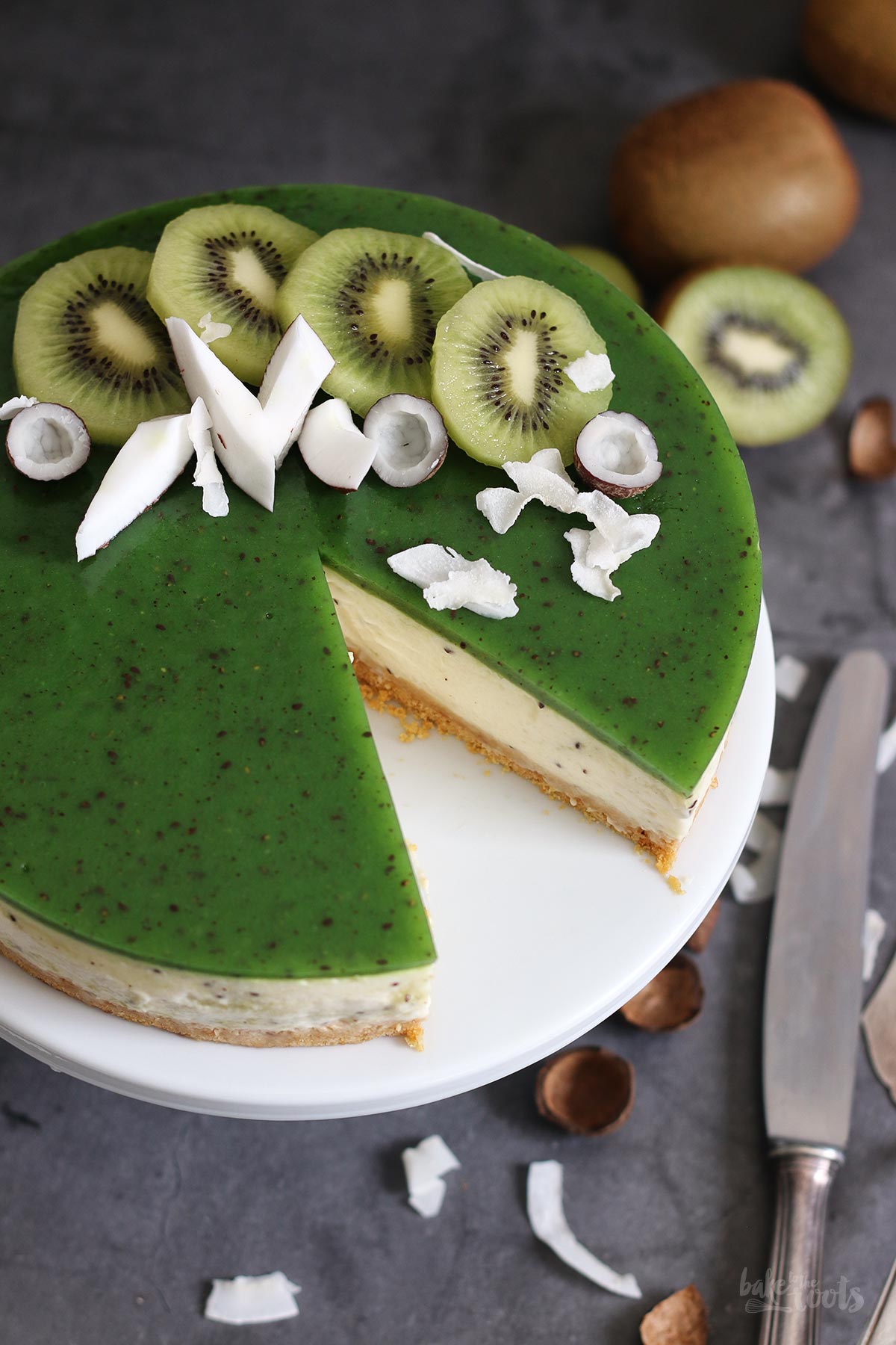 (Veganer) Kiwi Kokosnuss No-Bake Cheesecake | Bake to the roots