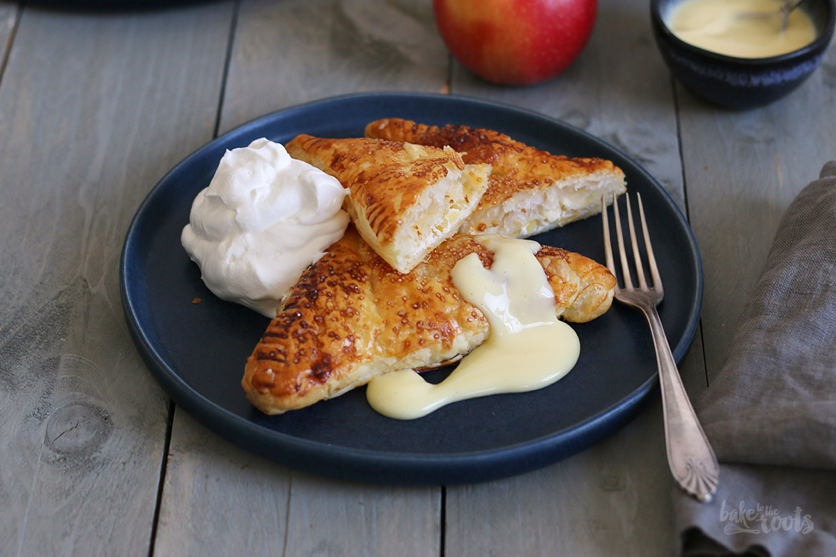 Easy Apple Cheesecake Turnovers | Bake to the roots