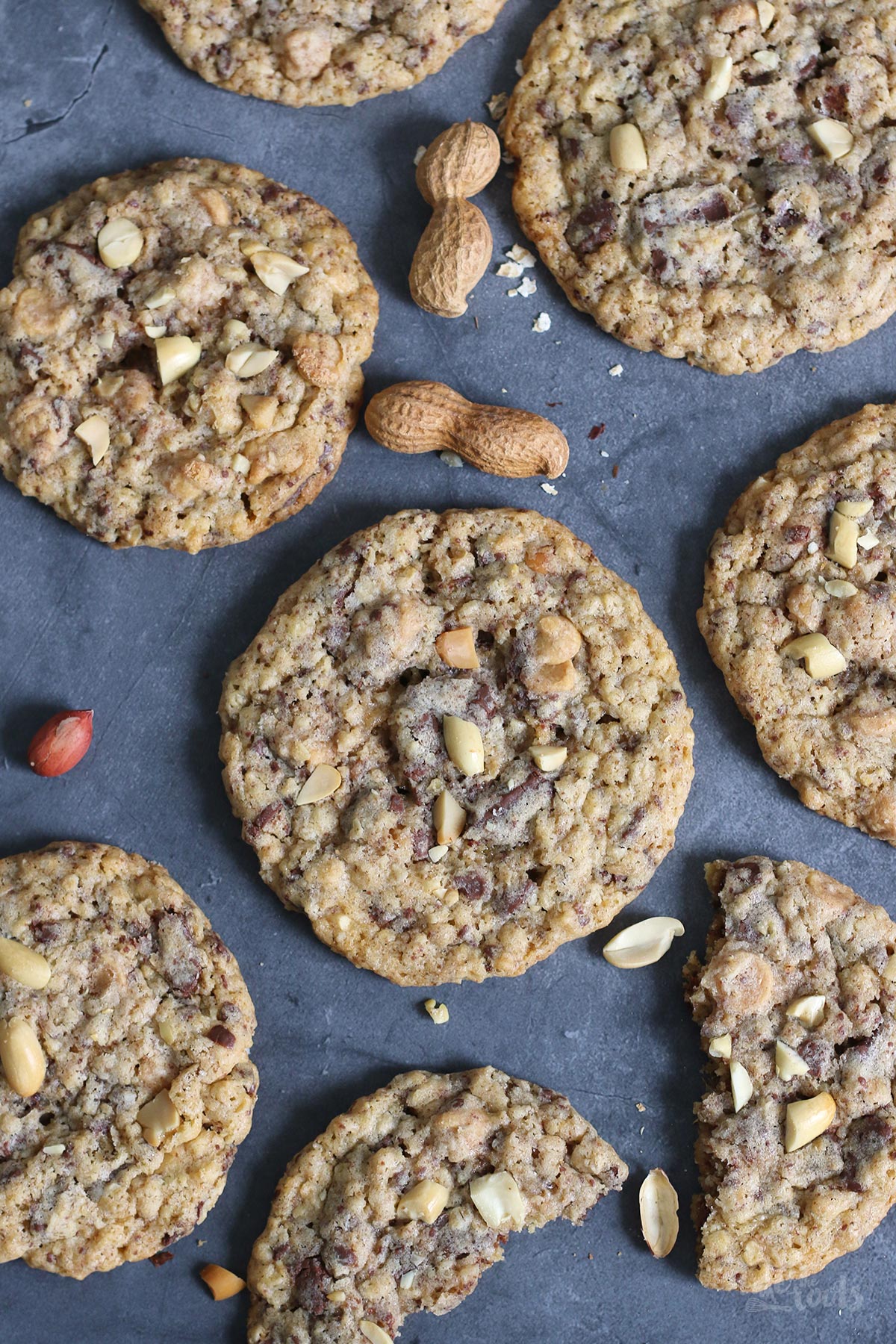 Oatmeal Peanut Chocolate Chip Cookies | Bake to the roots
