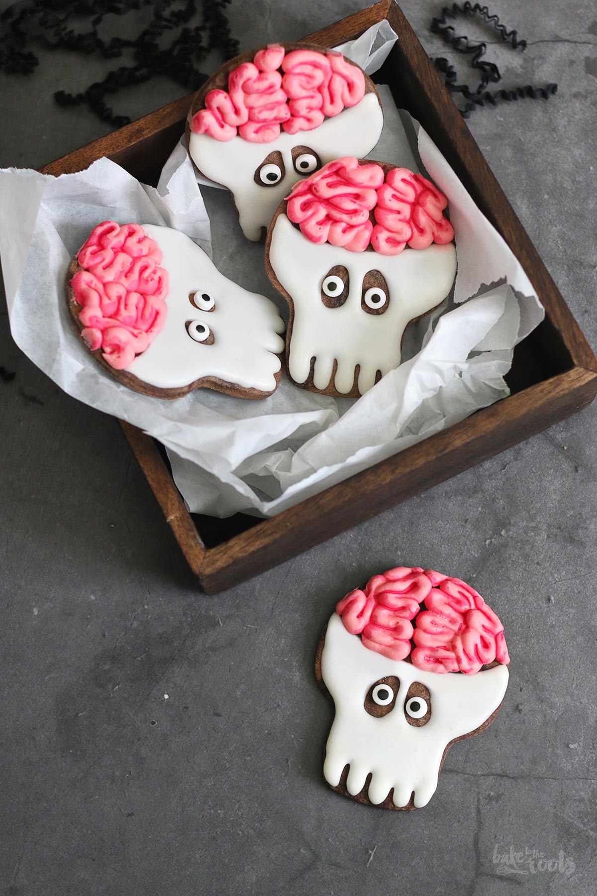 Halloween "Brainy" Skull Sugar Cookies | Bake to the roots