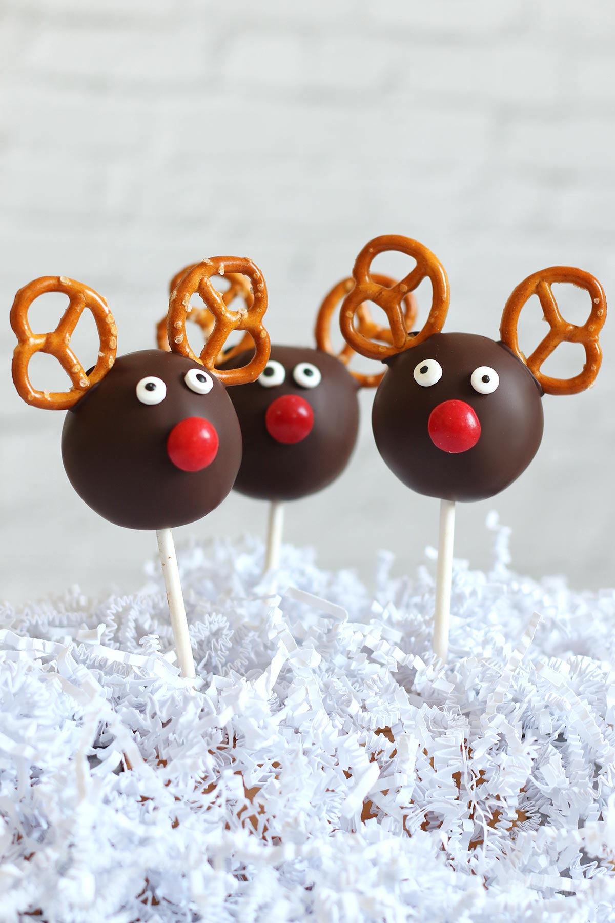 Brownie Reindeer Cake Pops | Bake to the roots