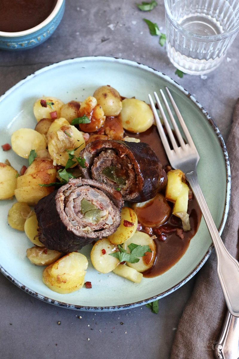 Rinderrouladen à la Mama mit Bratkartoffeln | Bake to the roots