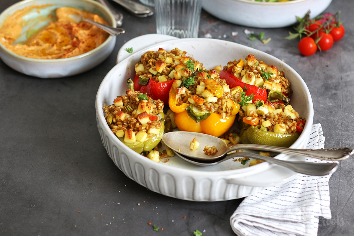 Stuffed Bell Peppers with Halloumi and Spelt | Bake to the roots