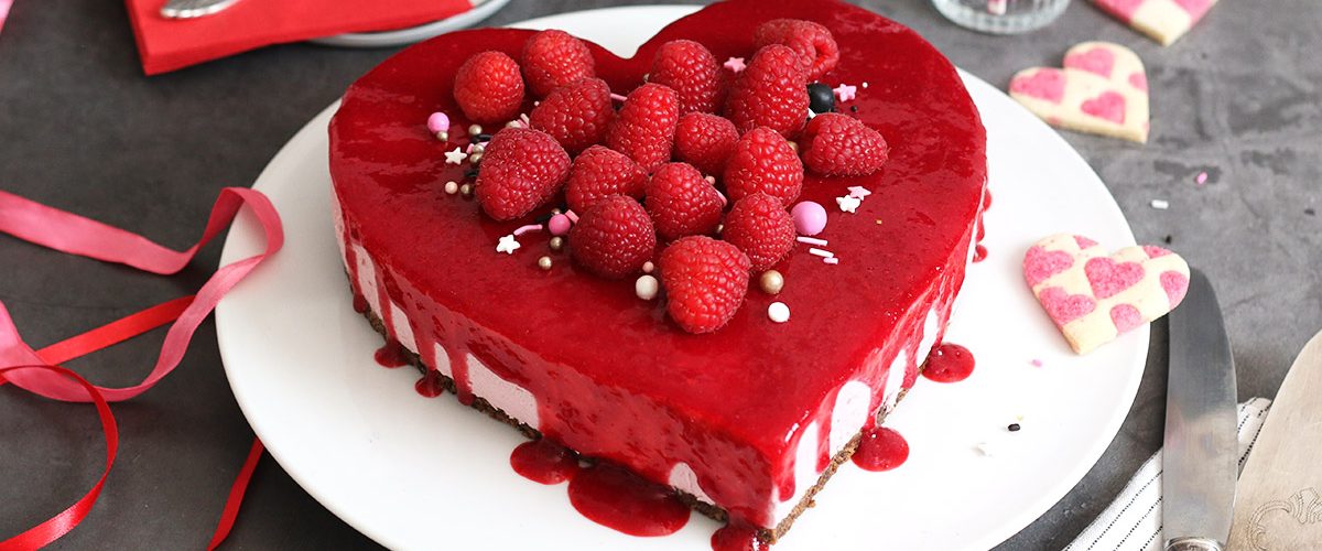 No Bake Raspberry Cheesecake Heart | Bake to the roots