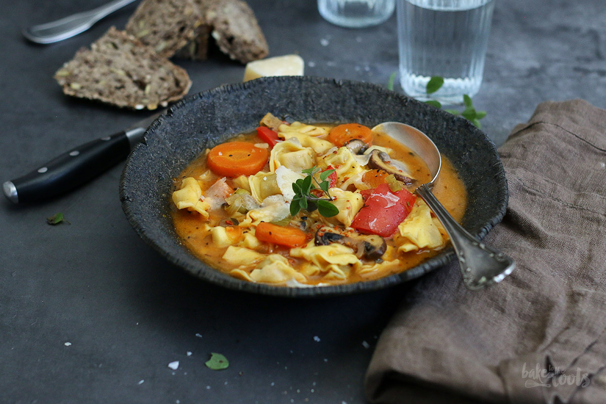 Tortellini Veggie Soup | Bake to the roots