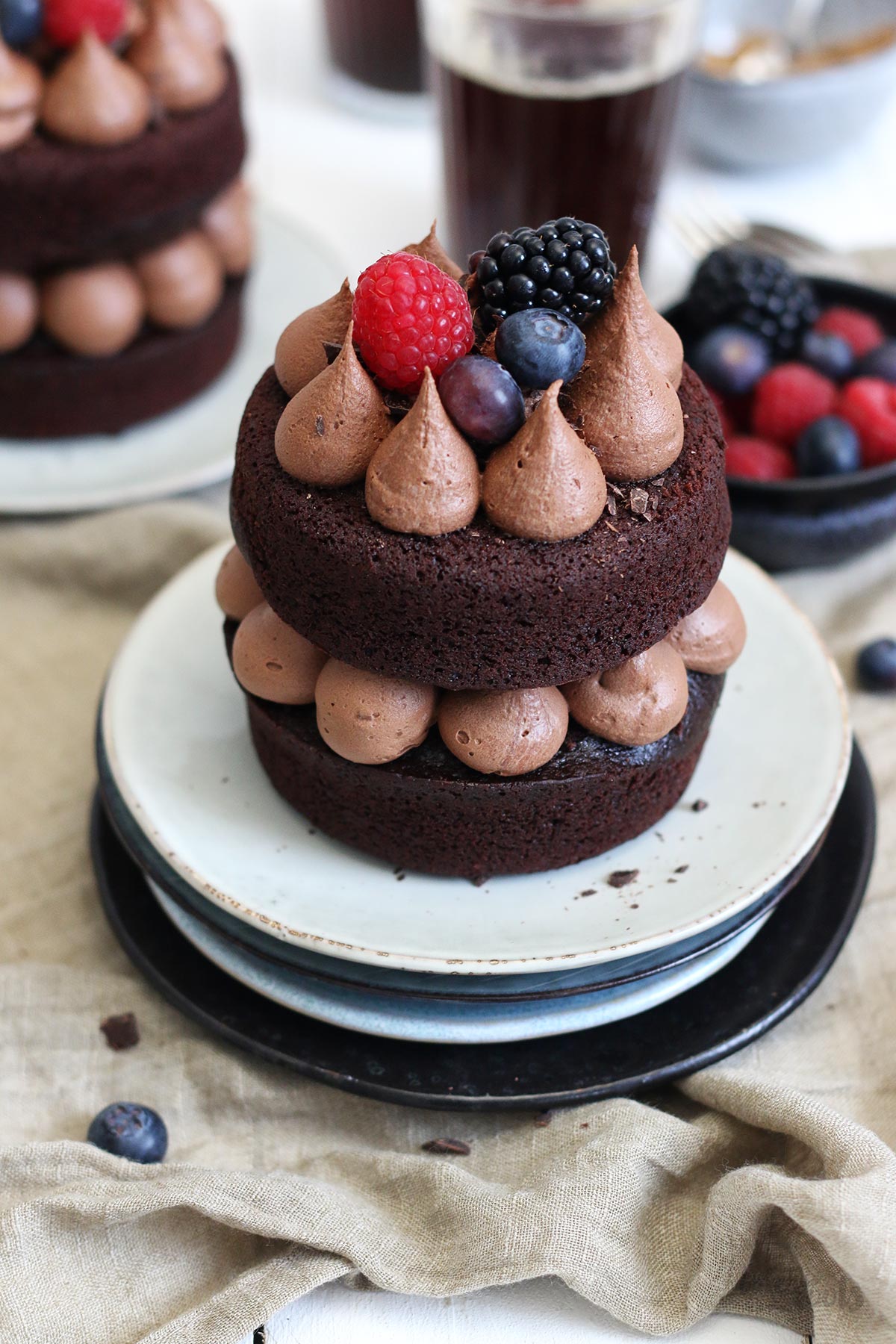 Einfache Mini Schokoladenkuchen (mit Beeren) | Bake to the roots