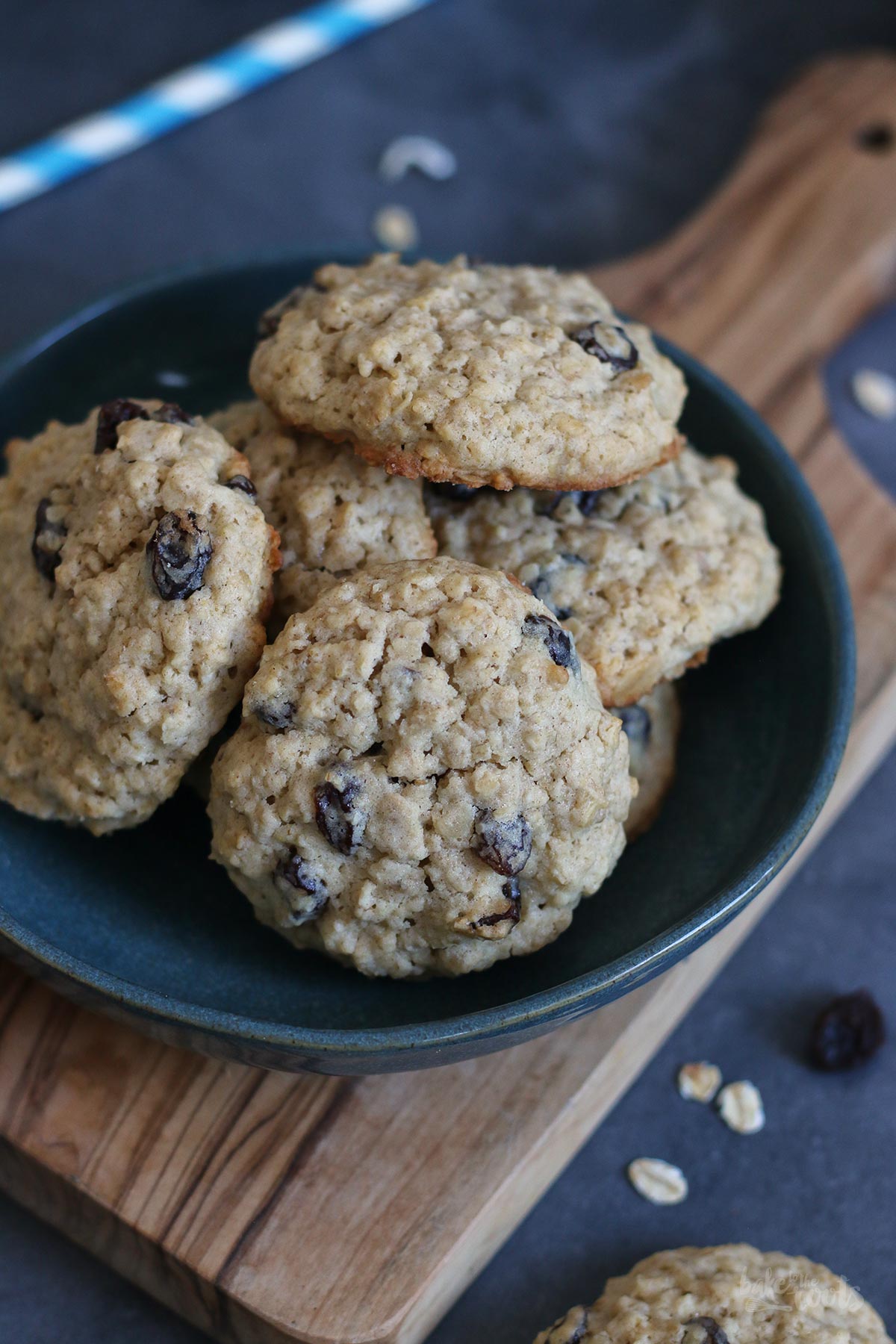 Oatmeal Raisin Cookies (sugar-free) | Bake to the roots