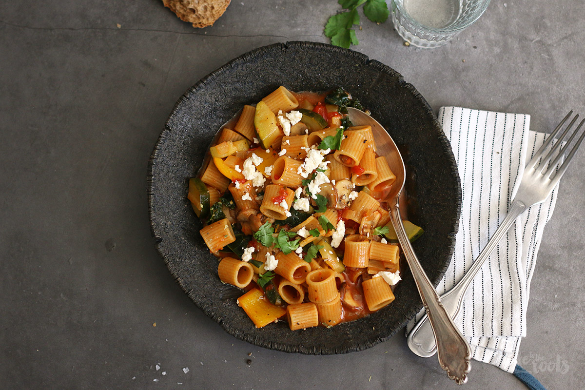 Easy Vegan One Pot Pasta | Bake to the roots